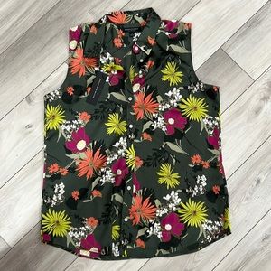 Banana Republic silky soft sleeveless blouse